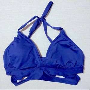 TRIANGLE TOP WITH CROSS WRAP FRONT
